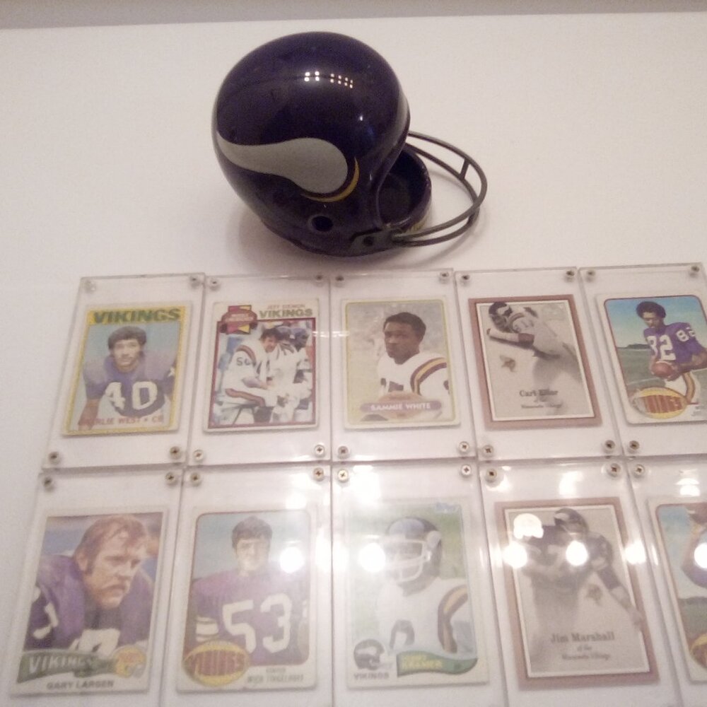 Minnesota Vikings trading cards plus vintage ash tray